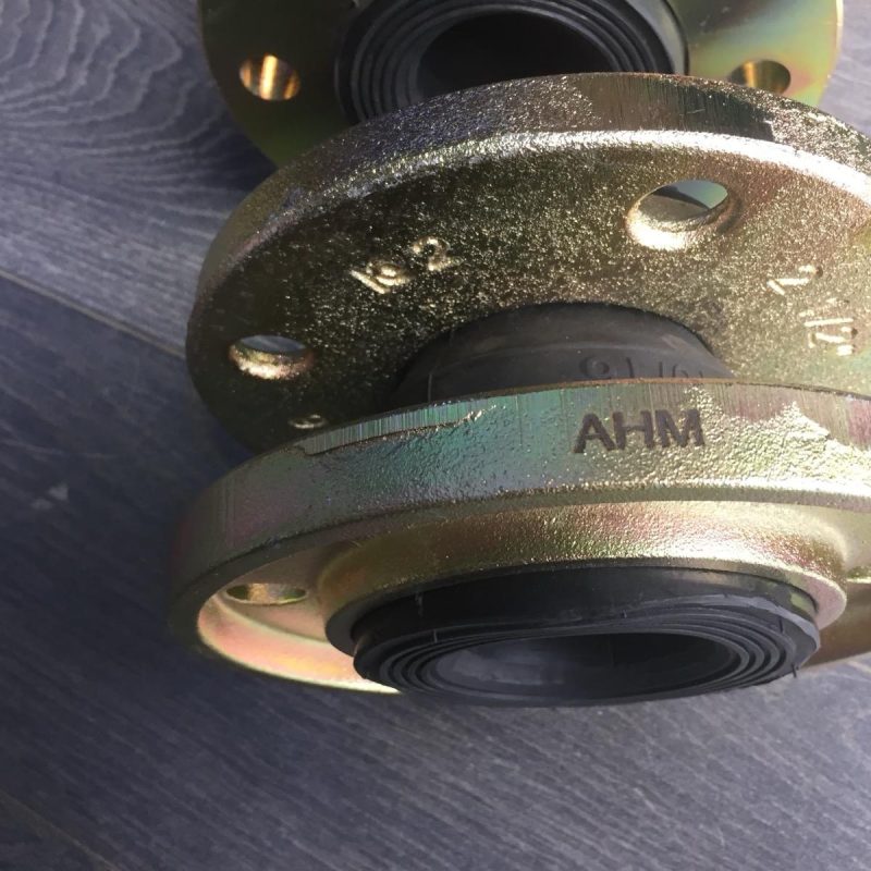 Casing flanged rubber expansion joint close-up